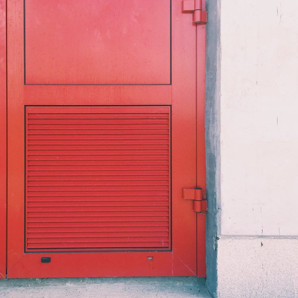 Porte industrielle : des solutions techniques sur mesure depuis 1912